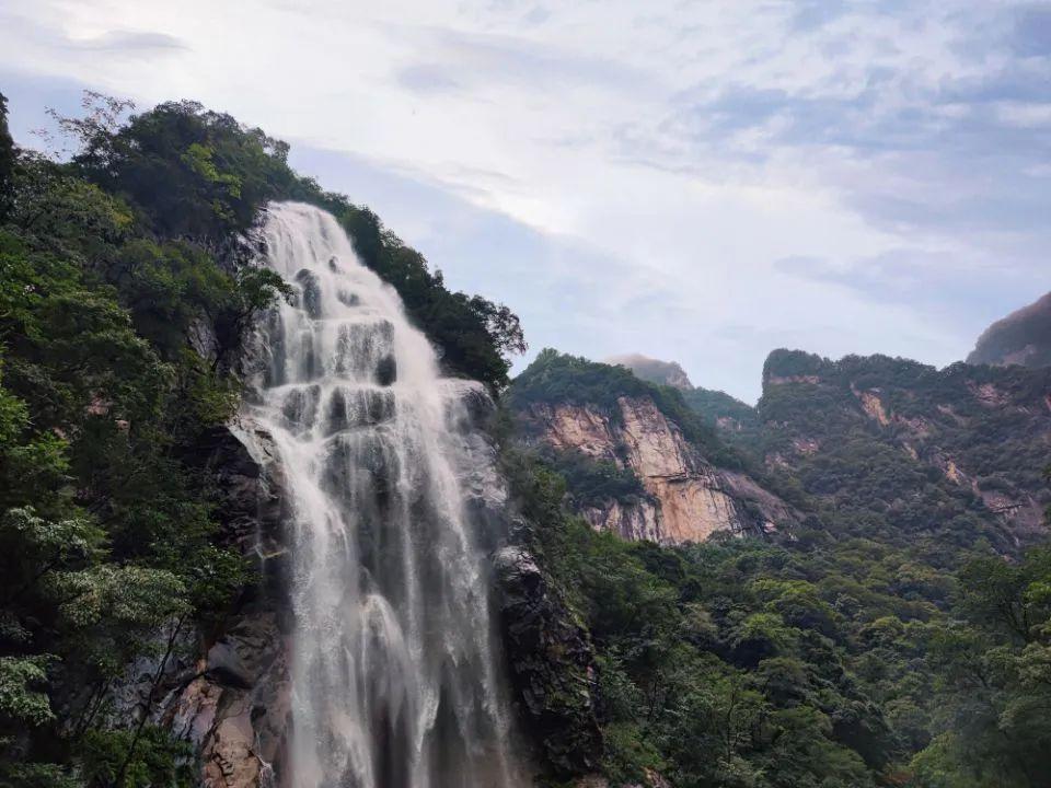 多个景区发布公告：售票数量已达上限，请游客合理安排行程